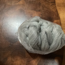 Load image into Gallery viewer, Alpaca Tops Natural Colors (combed sliver)