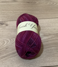 Load image into Gallery viewer, 4Ply Merino/Cashmere/Nylon 210m/50g ball