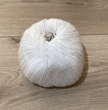 Load image into Gallery viewer, 8Ply Merino/Silk/Cashmere 50g