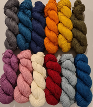 Load image into Gallery viewer, 8Ply /DK 50g Alpaca / Merino Yarn