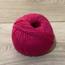 Load image into Gallery viewer, 8Ply Merino/Silk/Cashmere 50g
