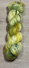 Load image into Gallery viewer, 4Ply AU Merino Single Ply 370m/100g
