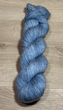 Load image into Gallery viewer, 4Ply AU Merino Single Ply 370m/100g
