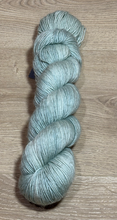 Load image into Gallery viewer, 4Ply AU Merino Single Ply 370m/100g
