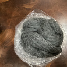 Load image into Gallery viewer, Alpaca Tops Natural Colors (combed sliver)
