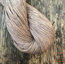 Load image into Gallery viewer, 1Ply Linen 1800m / 100g
